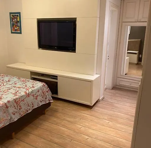 Flat Bem Localizado, Espaçoso E Infraestrutura Completa Apartamento Porto Alegre