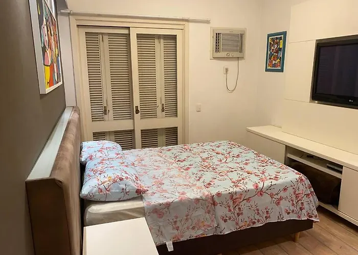 Flat Bem Localizado, Espaçoso E Infraestrutura Completa Porto Alegre