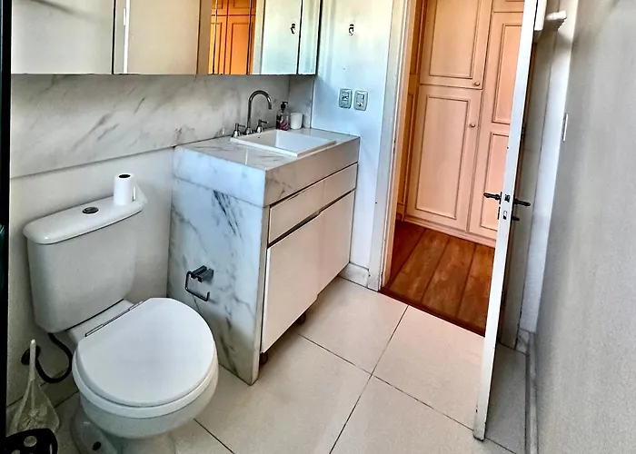 Flat Bem Localizado, Espaçoso E Infraestrutura Completa