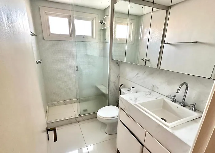 Flat Bem Localizado, Espaçoso E Infraestrutura Completa