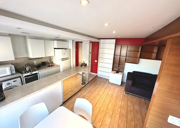 Apartamento Flat Bem Localizado, Espaçoso E Infraestrutura Completa *